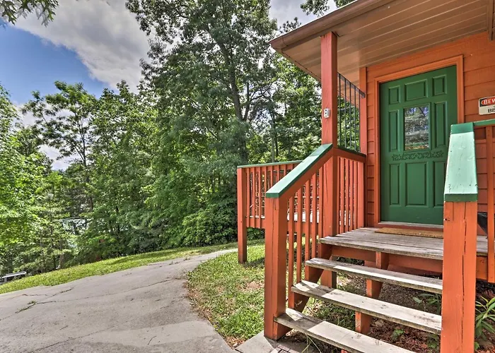 Gatlinburg Chalet Hot Tub, Sauna And Mountain View